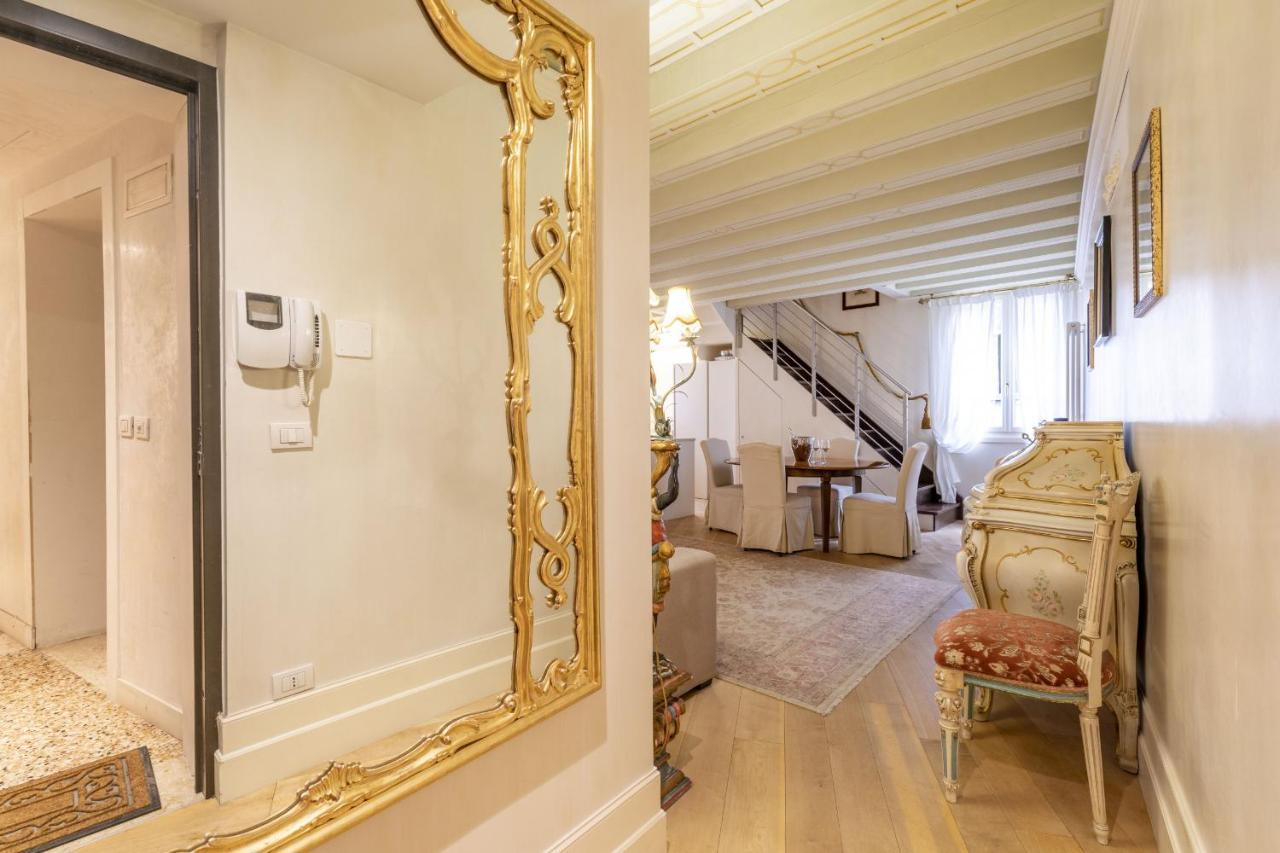 Gondola Luxury - Campo Santi Filippo E Giacomo By Wonderful Italy Veneţia Exterior foto