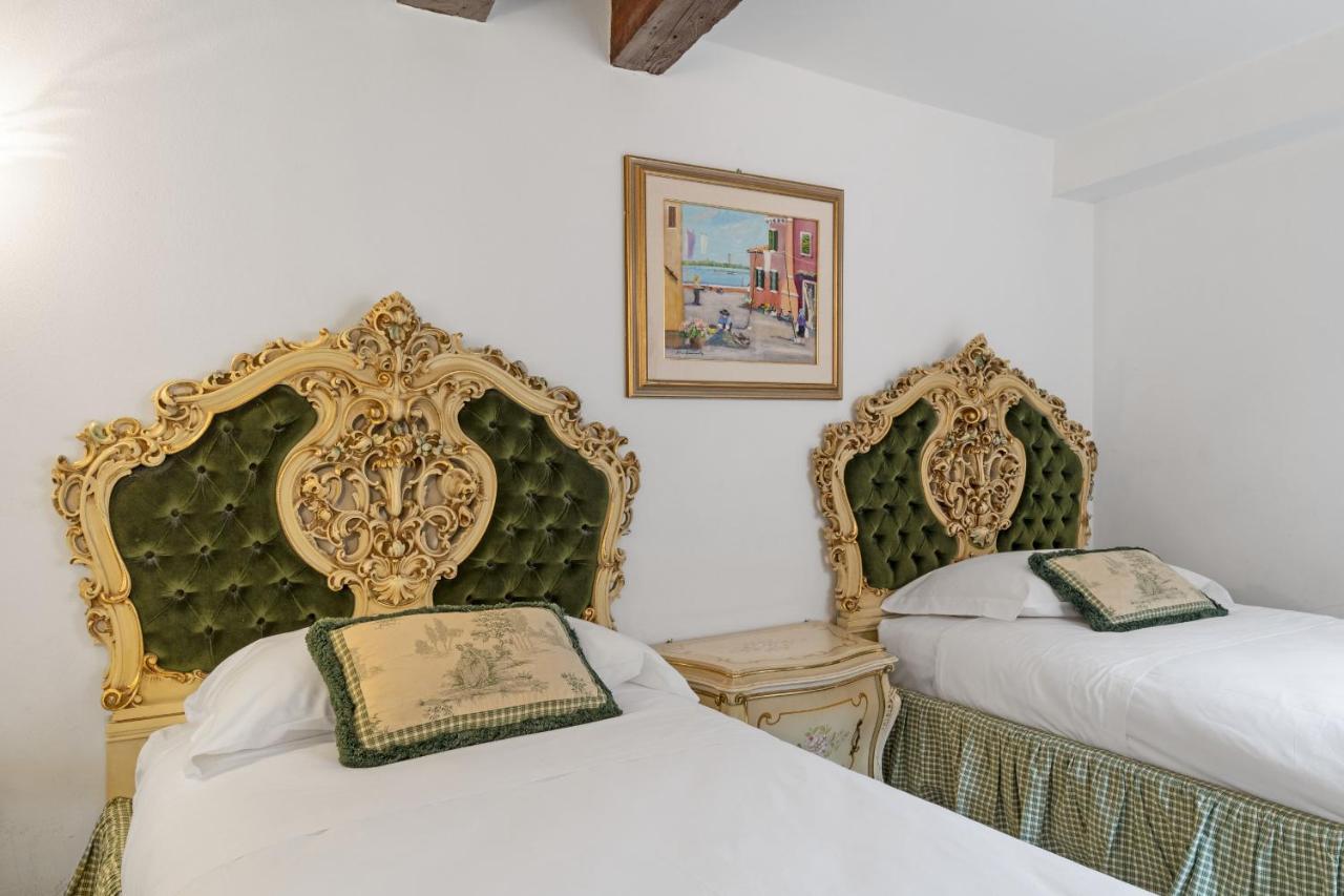 Gondola Luxury - Campo Santi Filippo E Giacomo By Wonderful Italy Veneţia Exterior foto