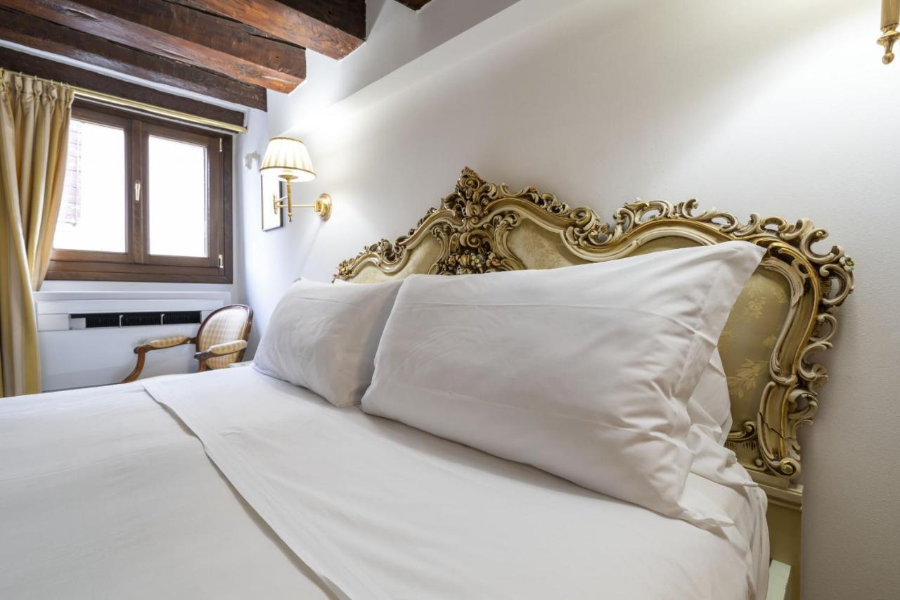 Gondola Luxury - Campo Santi Filippo E Giacomo By Wonderful Italy Veneţia Exterior foto