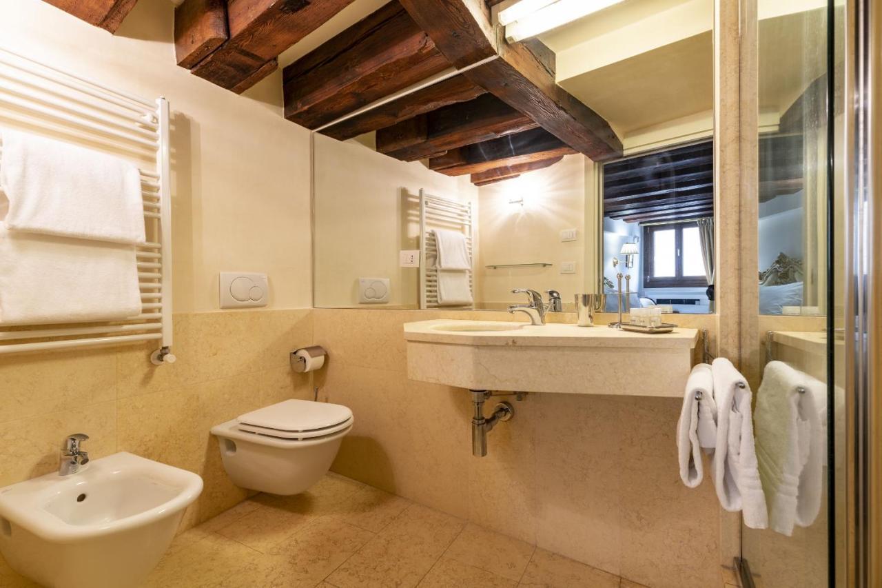 Gondola Luxury - Campo Santi Filippo E Giacomo By Wonderful Italy Veneţia Exterior foto