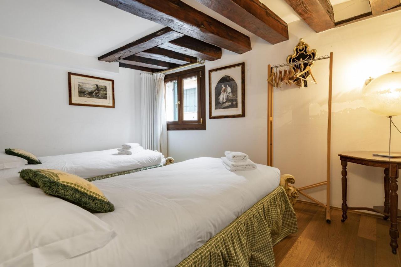 Gondola Luxury - Campo Santi Filippo E Giacomo By Wonderful Italy Veneţia Exterior foto