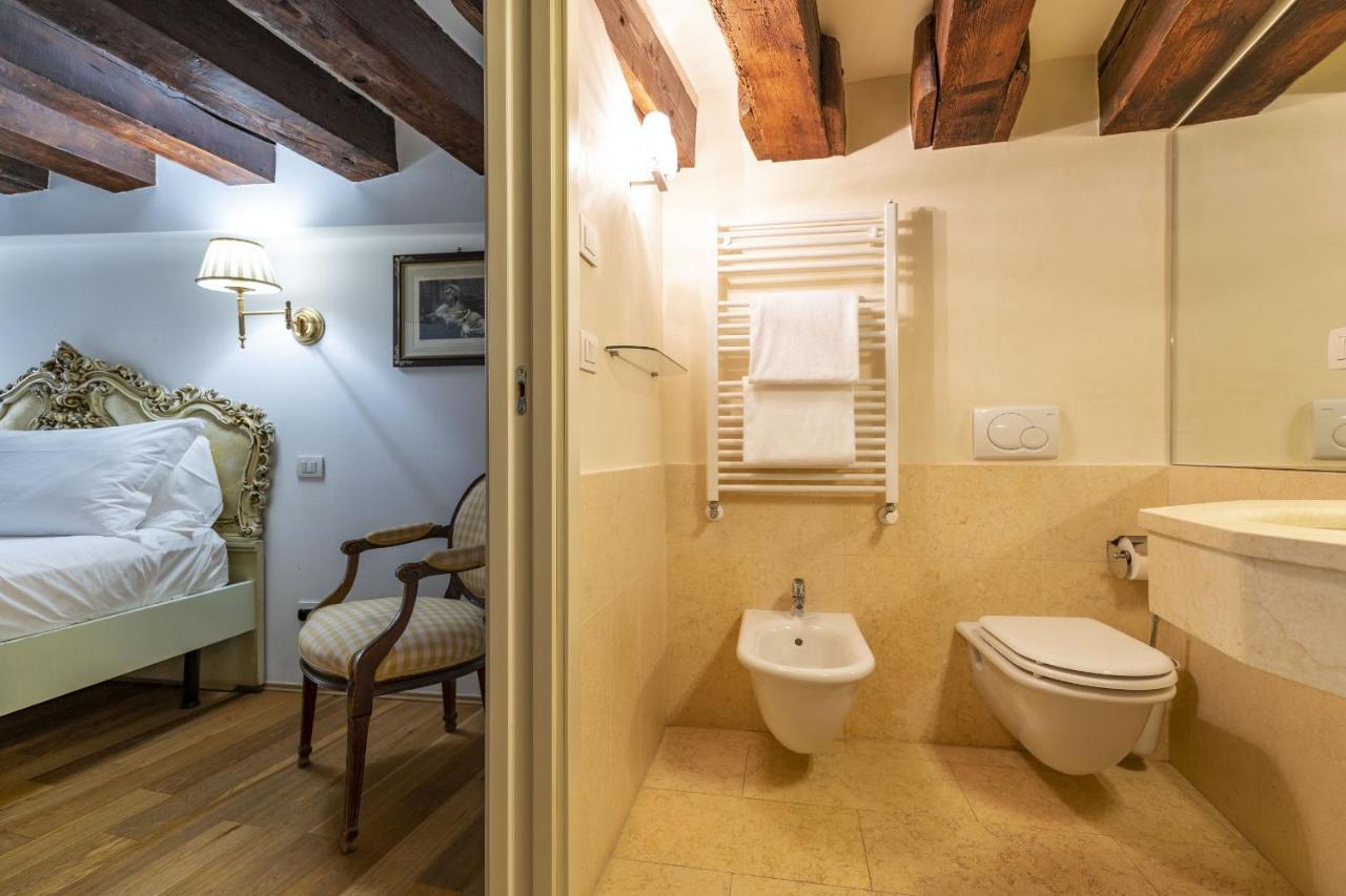 Gondola Luxury - Campo Santi Filippo E Giacomo By Wonderful Italy Veneţia Exterior foto
