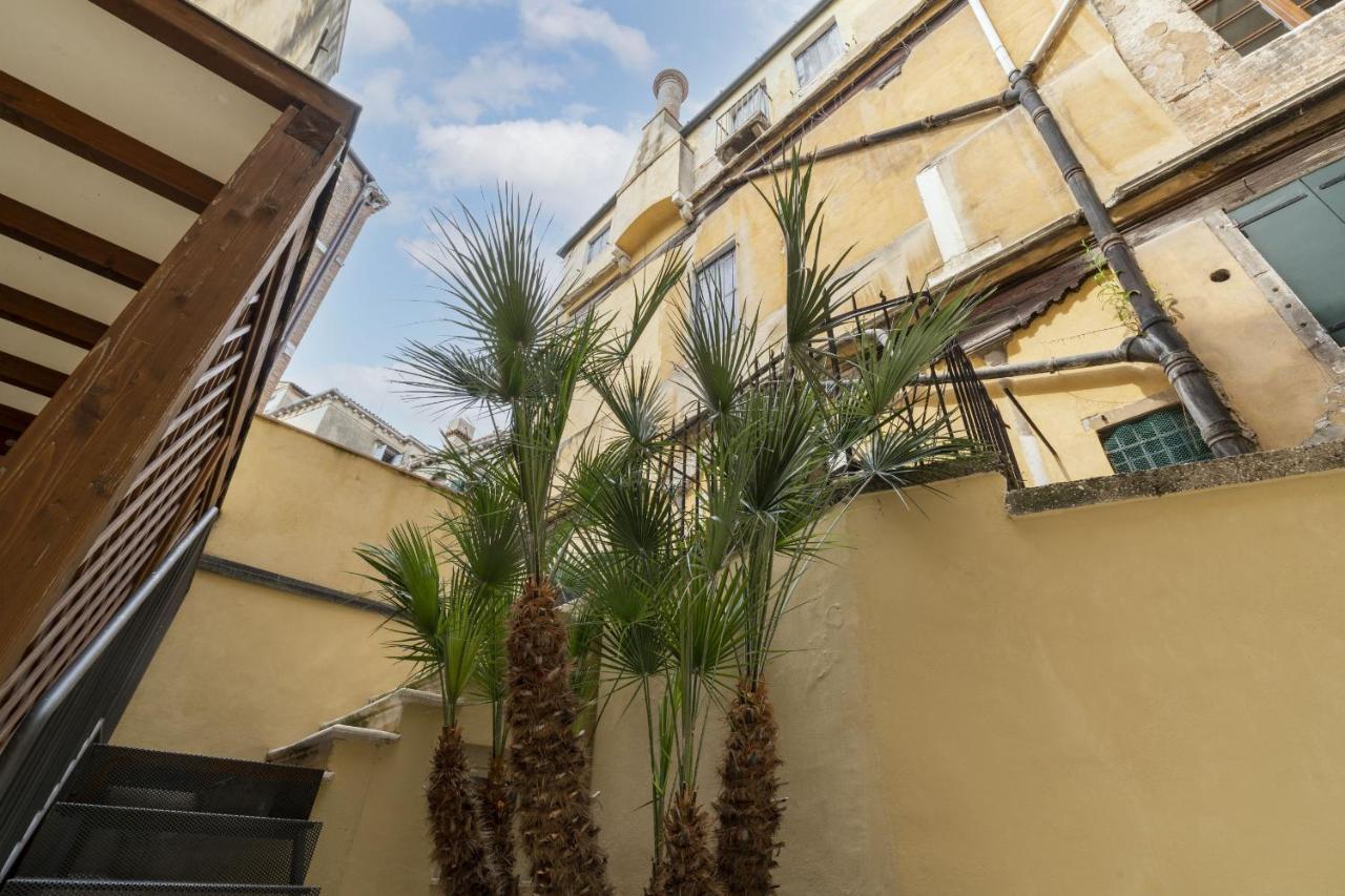 Gondola Luxury - Campo Santi Filippo E Giacomo By Wonderful Italy Veneţia Exterior foto